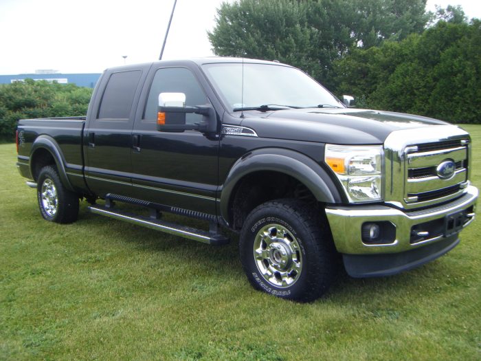 2015 Ford F-250 Lariat Super Duty 4x4 - Image 3