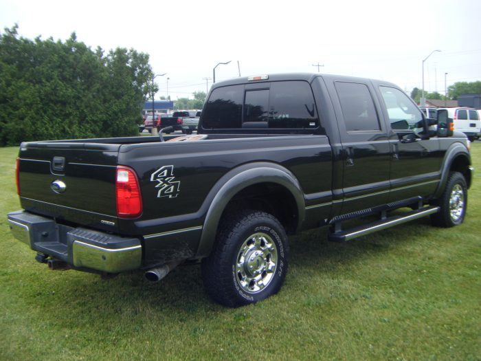 2015 Ford F-250 Lariat Super Duty 4x4 - Image 5