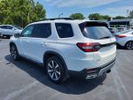 2025 Honda Pilot Touring AWD - Image 7