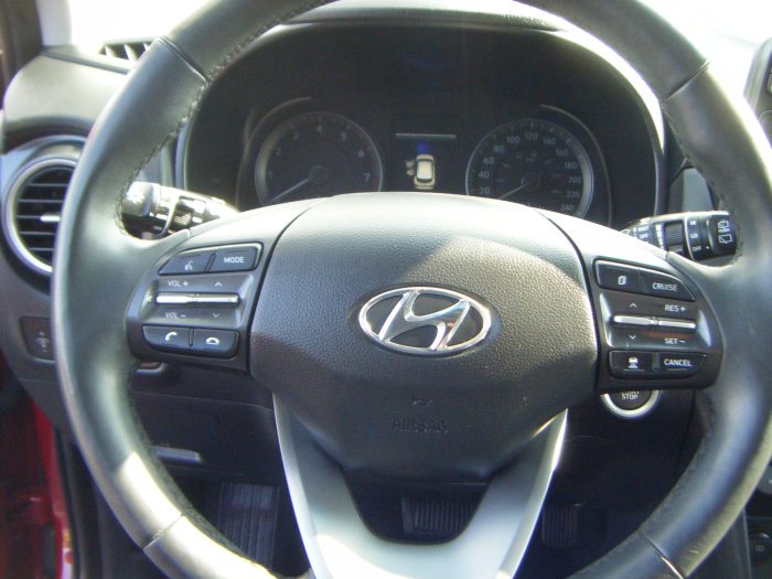 2021 Hyundai Kona Luxury AWD - Image 9