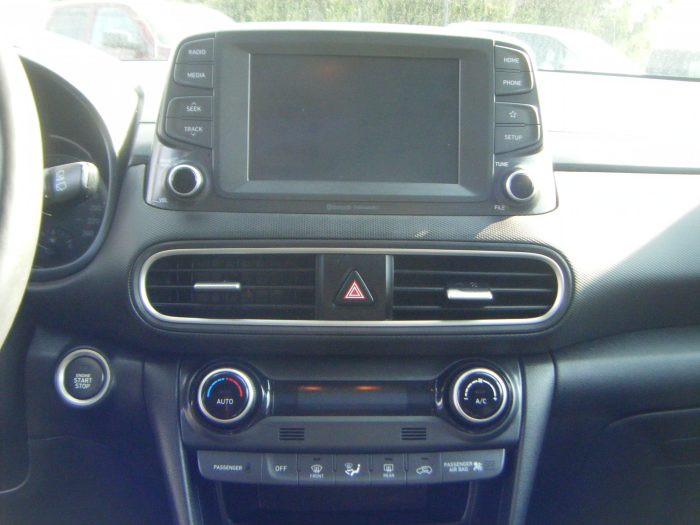 2021 Hyundai Kona Luxury AWD - Image 10