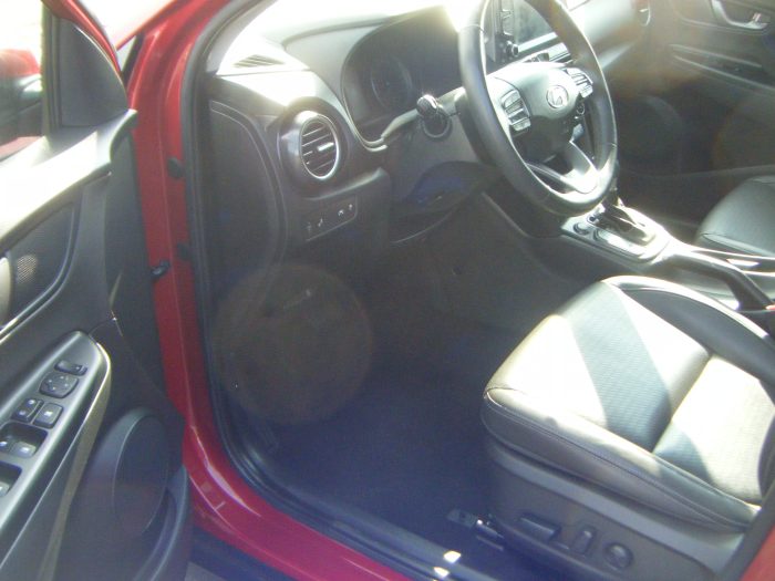 2021 Hyundai Kona Luxury AWD - Image 13