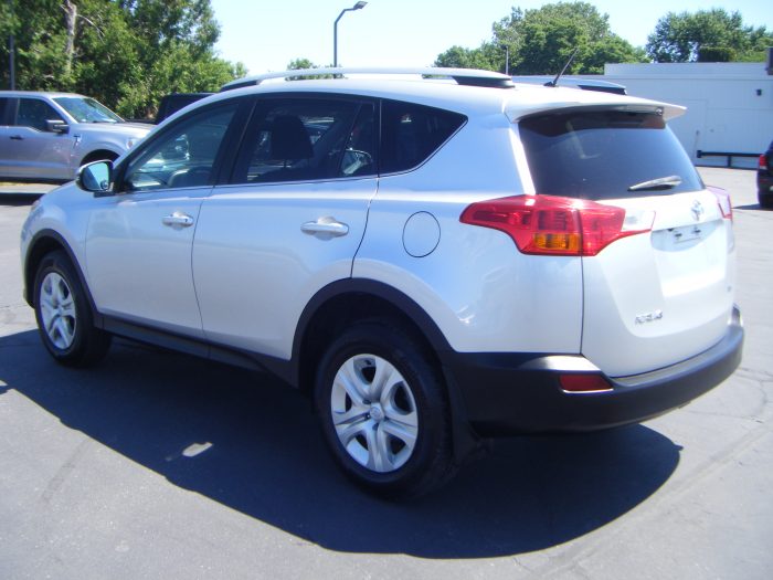 2015 Toyota Rav4 LE - Image 7