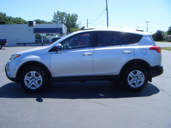 2015 Toyota Rav4 LE - Image 8