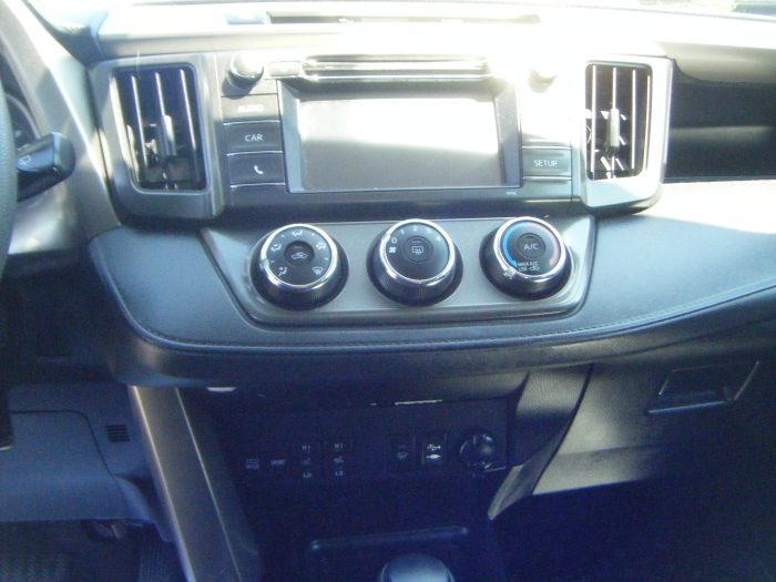 2015 Toyota Rav4 LE - Image 10